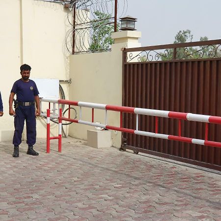 S Chalet Multan Exterior photo