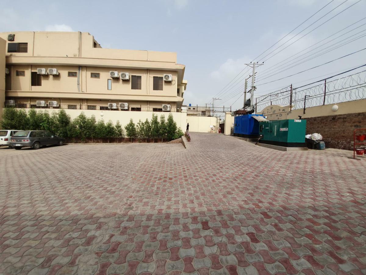 S Chalet Multan Exterior photo